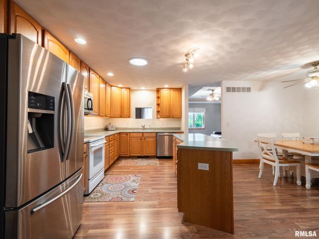 104 CONAGHAN Drive, Groveland, IL 61535