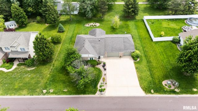 104 CONAGHAN Drive, Groveland, IL 61535