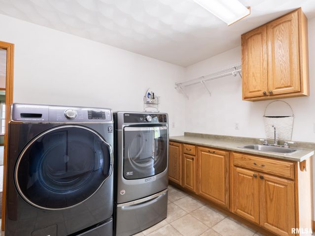 104 CONAGHAN Drive, Groveland, IL 61535