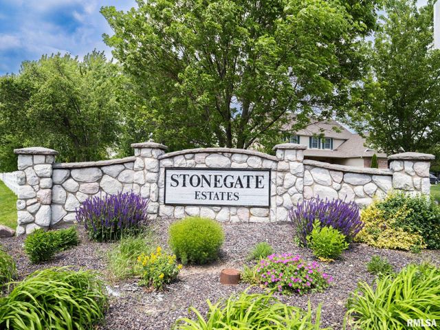 104 CONAGHAN Drive, Groveland, IL 61535