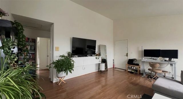 1143 Wilcox Place North, Hollywood, CA 90038