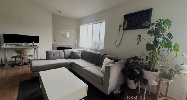 1143 Wilcox Place North, Hollywood, CA 90038