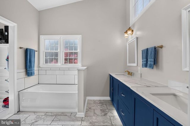 13178 LADYBANK LN, Herndon, VA 20171