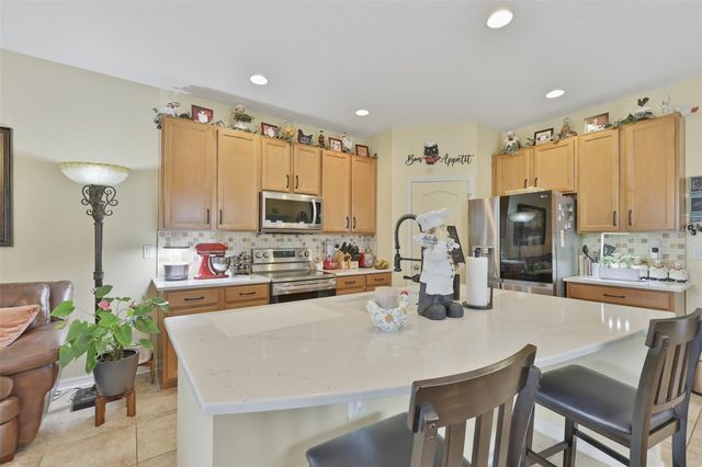 8718 TURNSTONE HAVEN PLACE, Tampa, FL 33619