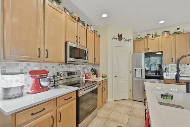 8718 TURNSTONE HAVEN PLACE, Tampa, FL 33619
