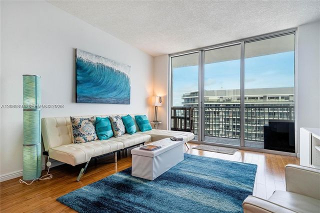 1750 N Bayshore Dr 5505, Miami, FL 33132