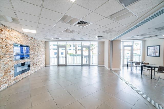 1750 N Bayshore Dr 5505, Miami, FL 33132