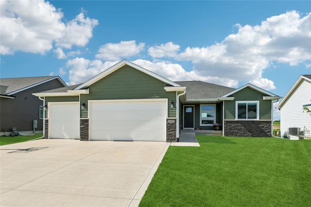 1602 Mulberry Street, Granger, IA 50109