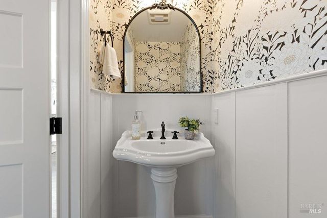 321 Alexander St, Crockett, CA 94525