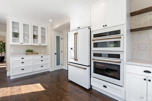 321 Alexander St, Crockett, CA 94525