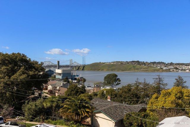 321 Alexander St, Crockett, CA 94525