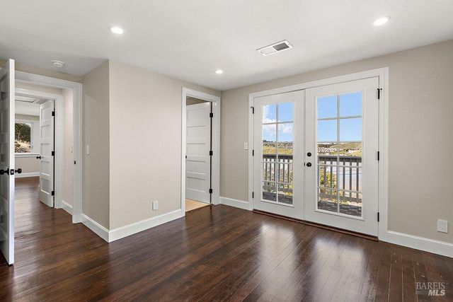 321 Alexander St, Crockett, CA 94525