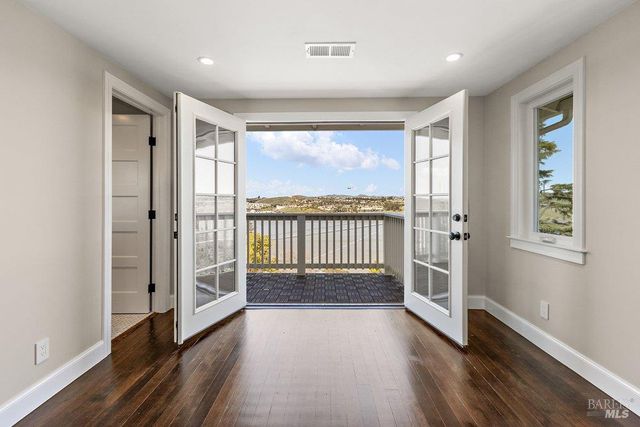 321 Alexander St, Crockett, CA 94525