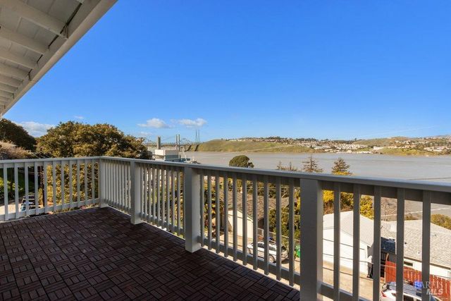 321 Alexander St, Crockett, CA 94525