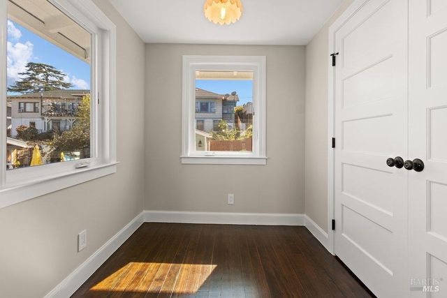 321 Alexander St, Crockett, CA 94525