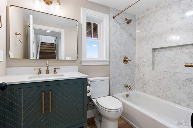 321 Alexander St, Crockett, CA 94525