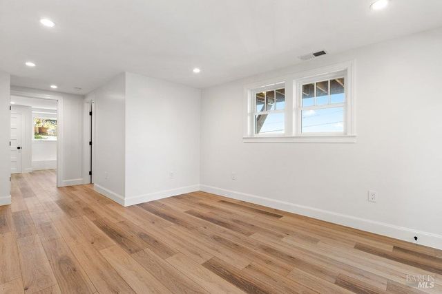 321 Alexander St, Crockett, CA 94525