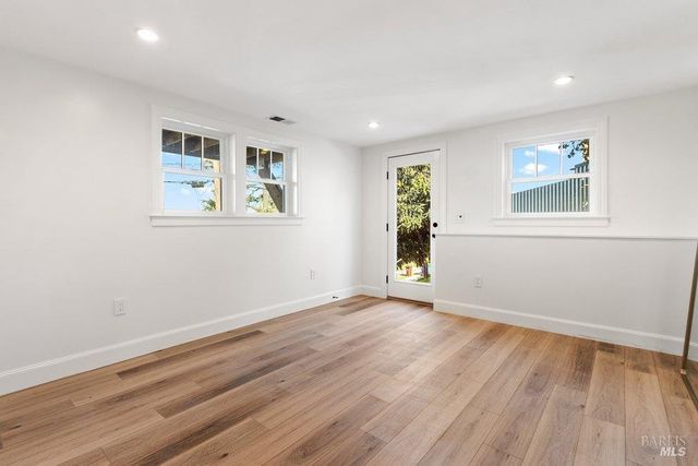 321 Alexander St, Crockett, CA 94525