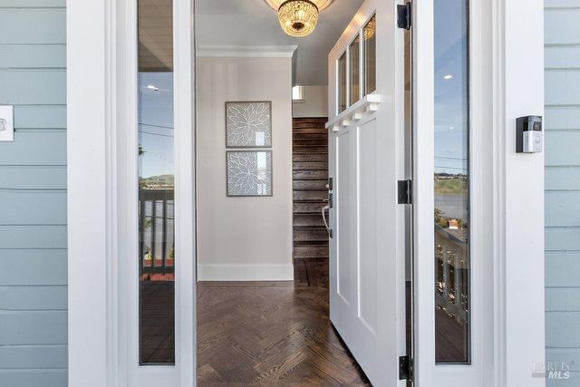 321 Alexander St, Crockett, CA 94525