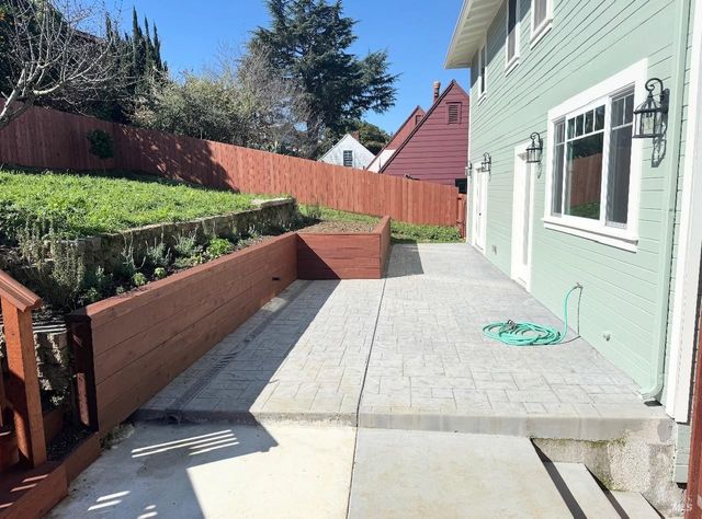 321 Alexander St, Crockett, CA 94525