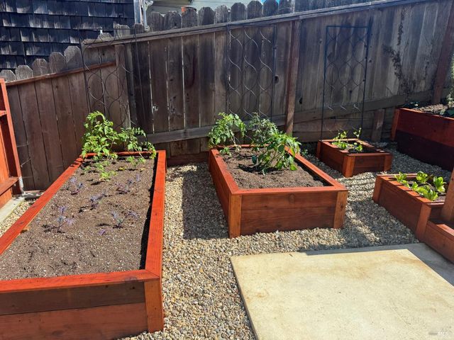 321 Alexander St, Crockett, CA 94525