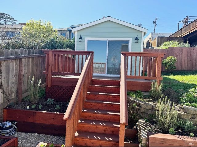 321 Alexander St, Crockett, CA 94525