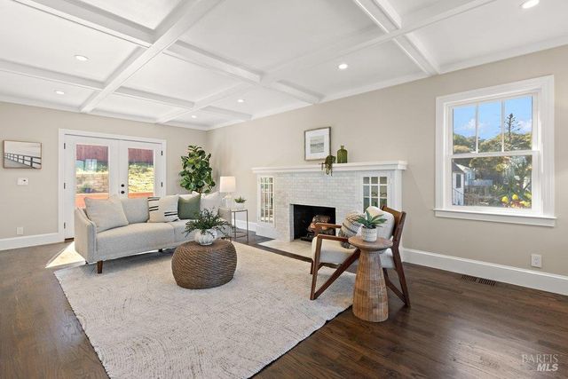 321 Alexander St, Crockett, CA 94525