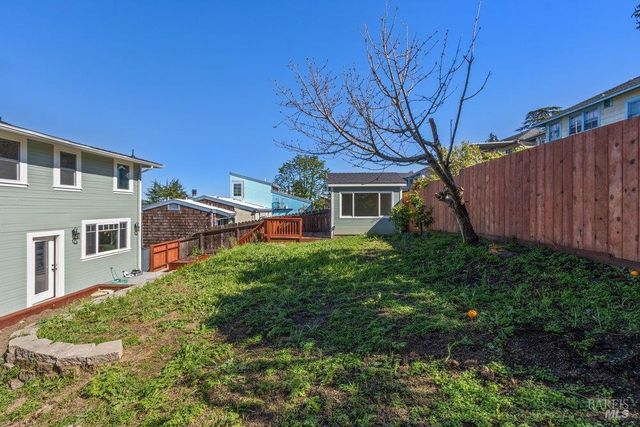 321 Alexander St, Crockett, CA 94525