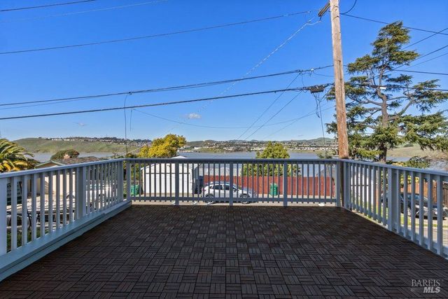 321 Alexander St, Crockett, CA 94525