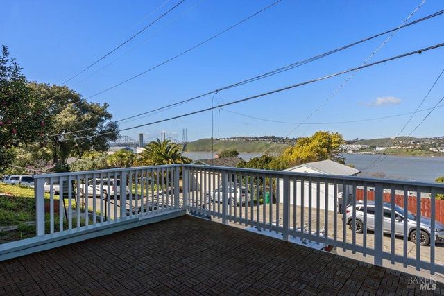 321 Alexander St, Crockett, CA 94525