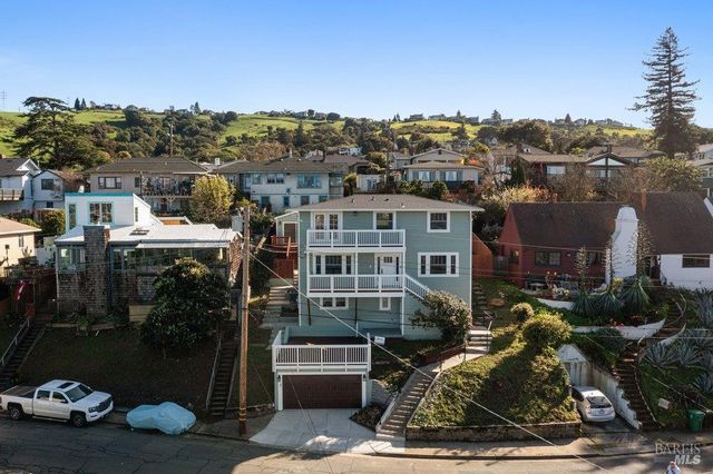 321 Alexander St, Crockett, CA 94525