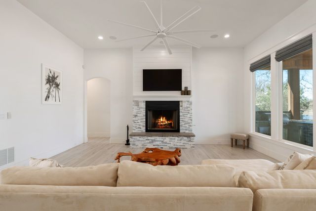 25 Carson Road, Mabank, TX 75156