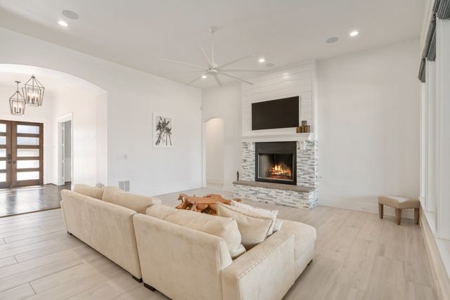 25 Carson Road, Mabank, TX 75156