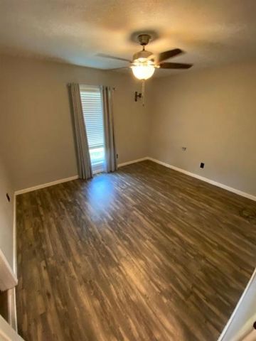 1009 Hickman Street, Westlake, LA 70669
