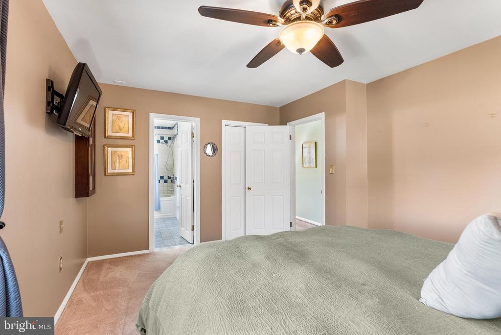 Image 19 of property listing at 907 ARRAN RD, Baltimore, MD 21239