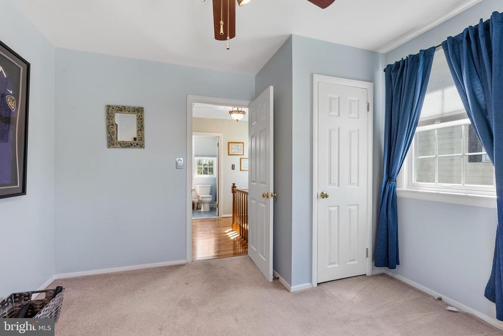 Image 23 of property listing at 907 ARRAN RD, Baltimore, MD 21239