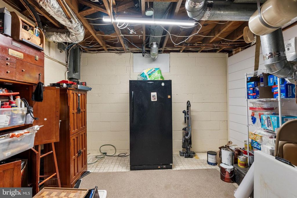 Image 29 of property listing at 907 ARRAN RD, Baltimore, MD 21239