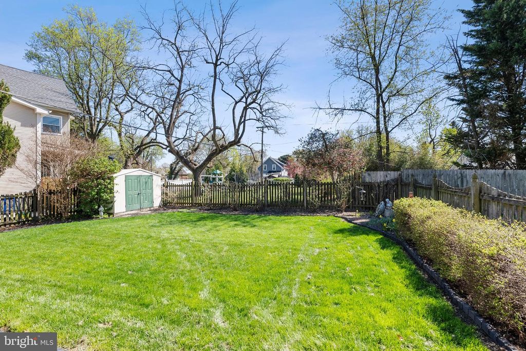 Image 31 of property listing at 907 ARRAN RD, Baltimore, MD 21239