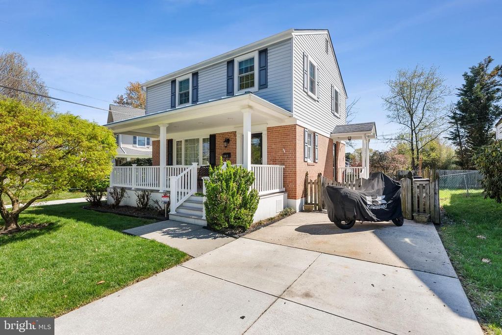 Image 33 of property listing at 907 ARRAN RD, Baltimore, MD 21239