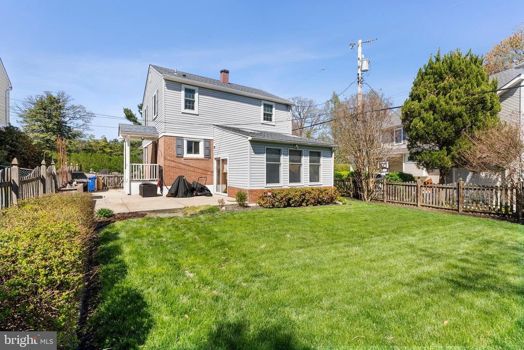 Image 34 of property listing at 907 ARRAN RD, Baltimore, MD 21239