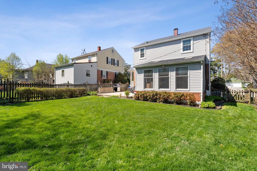 Image 35 of property listing at 907 ARRAN RD, Baltimore, MD 21239