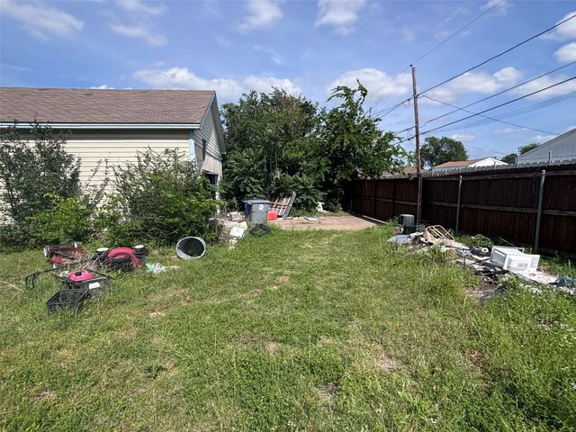 3024 Ruidosa Avenue, Dallas, TX 75228