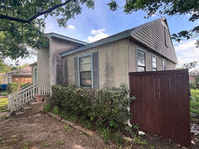 3024 Ruidosa Avenue, Dallas, TX 75228