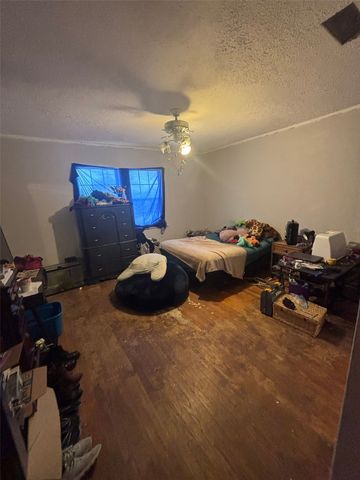 3024 Ruidosa Avenue, Dallas, TX 75228