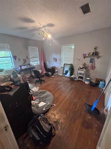 3024 Ruidosa Avenue, Dallas, TX 75228