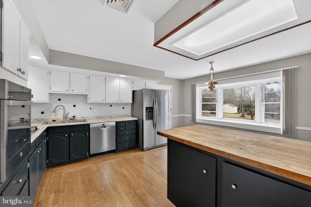 7 FAWN CIR, Malvern, PA 19355