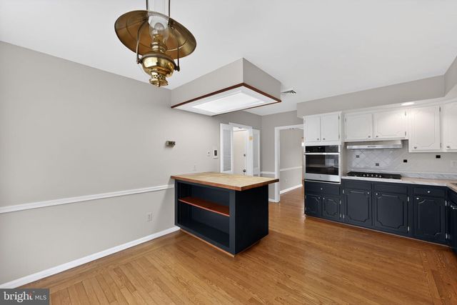 7 FAWN CIR, Malvern, PA 19355