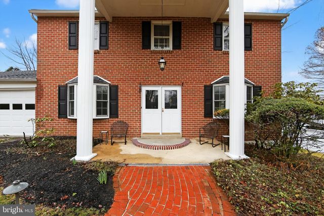 7 FAWN CIR, Malvern, PA 19355