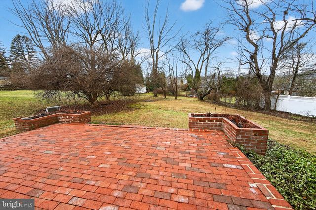 7 FAWN CIR, Malvern, PA 19355