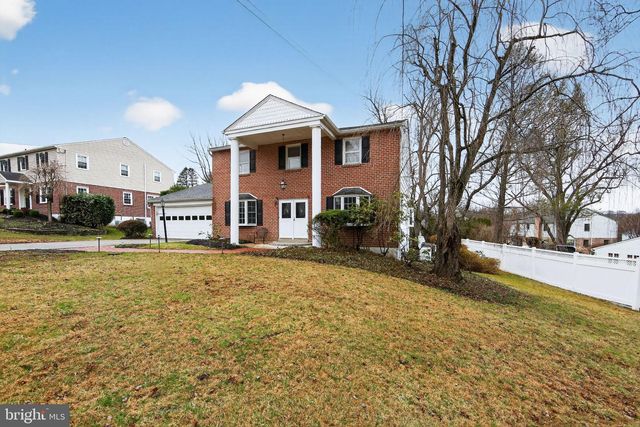 7 FAWN CIR, Malvern, PA 19355
